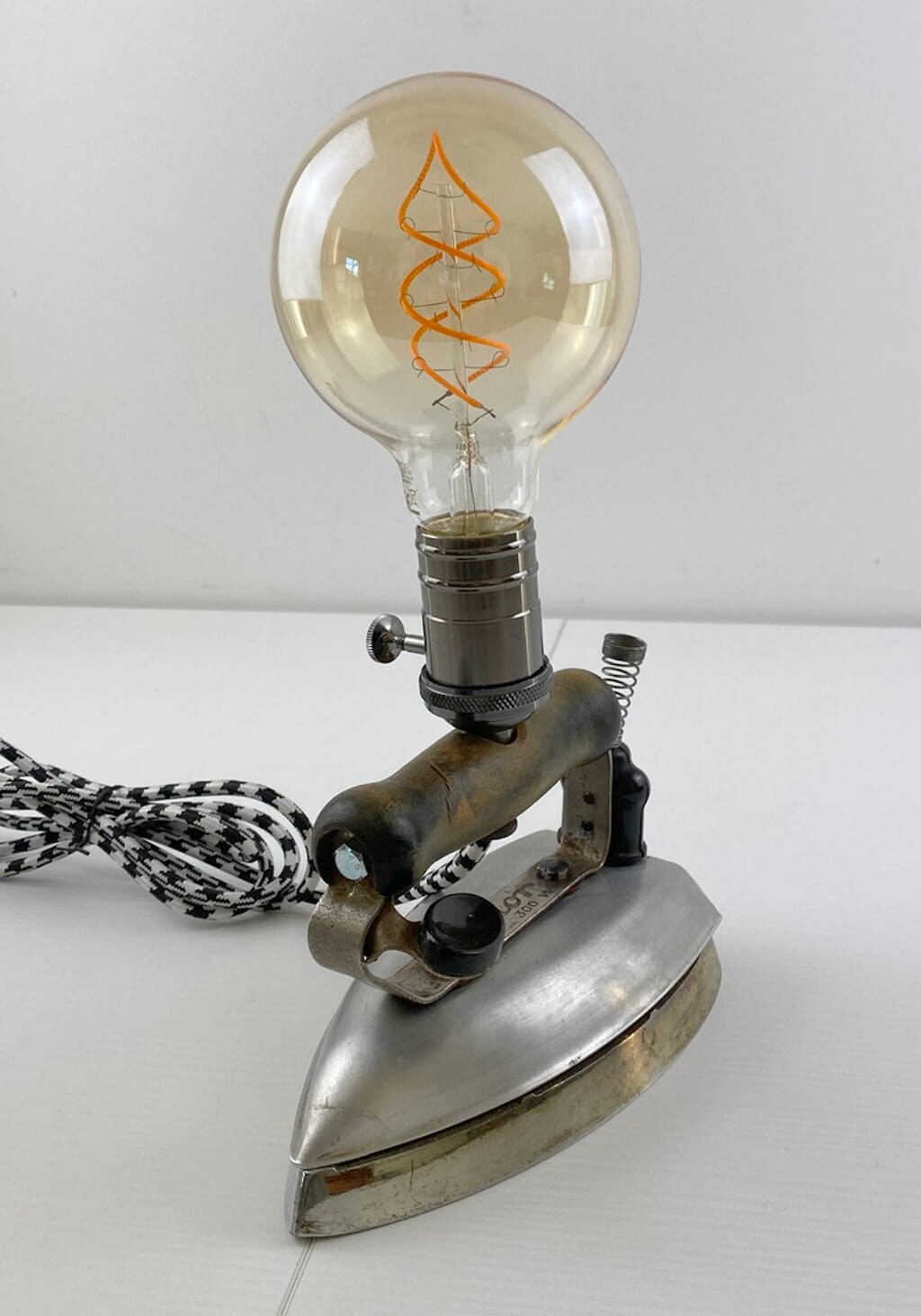 Lampe Fer à Repasser